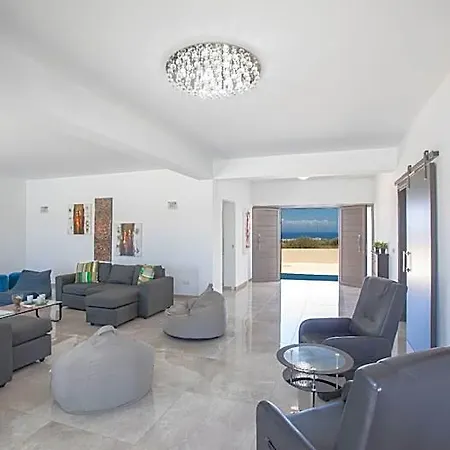 Sienna, Fabulous 6bdr Protaras 3* Паралимни