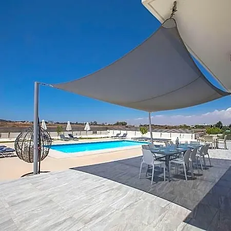 Sienna, Fabulous 6bdr Protaras Отель Паралимни