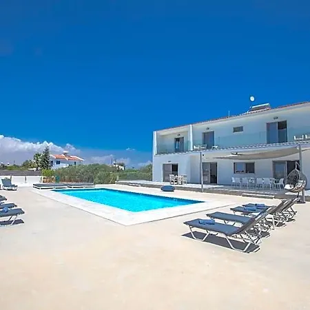 Sienna, Fabulous 6bdr Protaras
