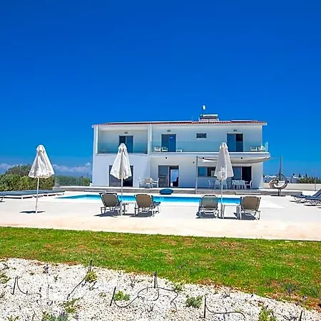 Отель Sienna, Fabulous 6bdr Protaras