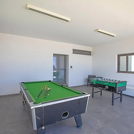 Sienna, Fabulous 6bdr Protaras 3* Паралимни