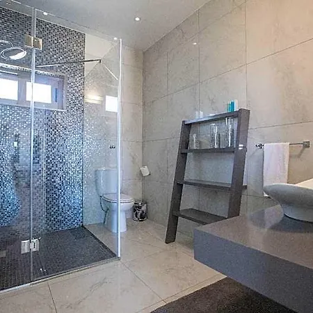 Отель Sienna, Fabulous 6bdr Protaras
